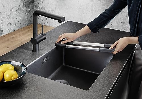 BLANCO Worktop Organizer Main Set | Ausziehbare Schiene 396-440mm für Spülen | Küchenutensilien perfekt organisiert | Seifenspender für Spülmittel, Reinigungscontainer & Abtropfschale