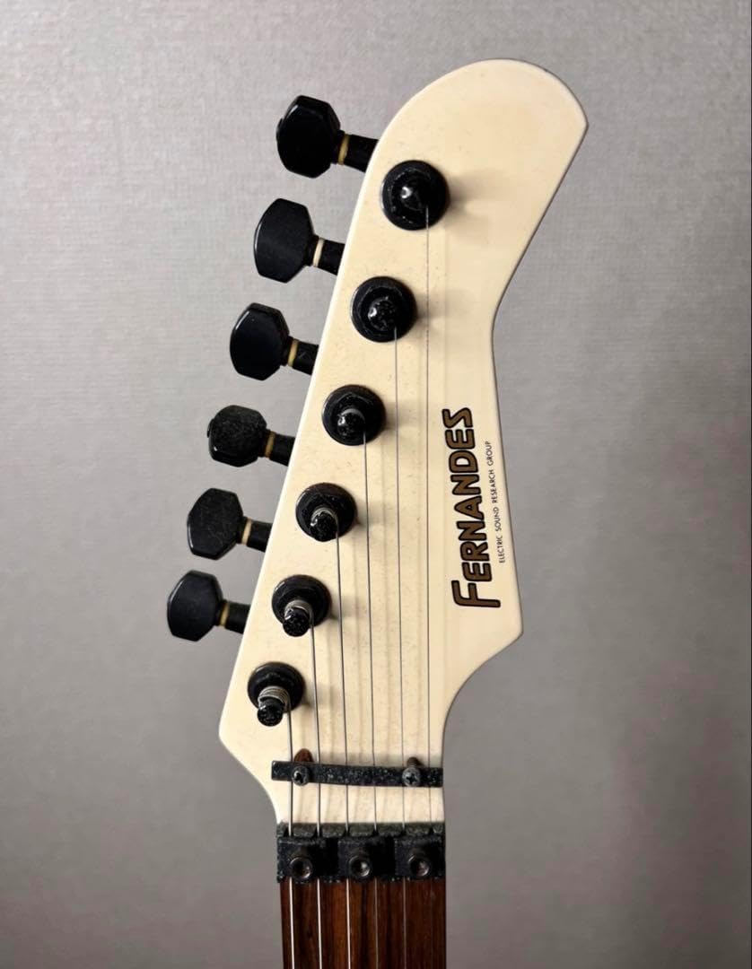 FERNANDES エレキギター ホワイト FERNANDES エレキギター ホワイト 楽器・音響機器