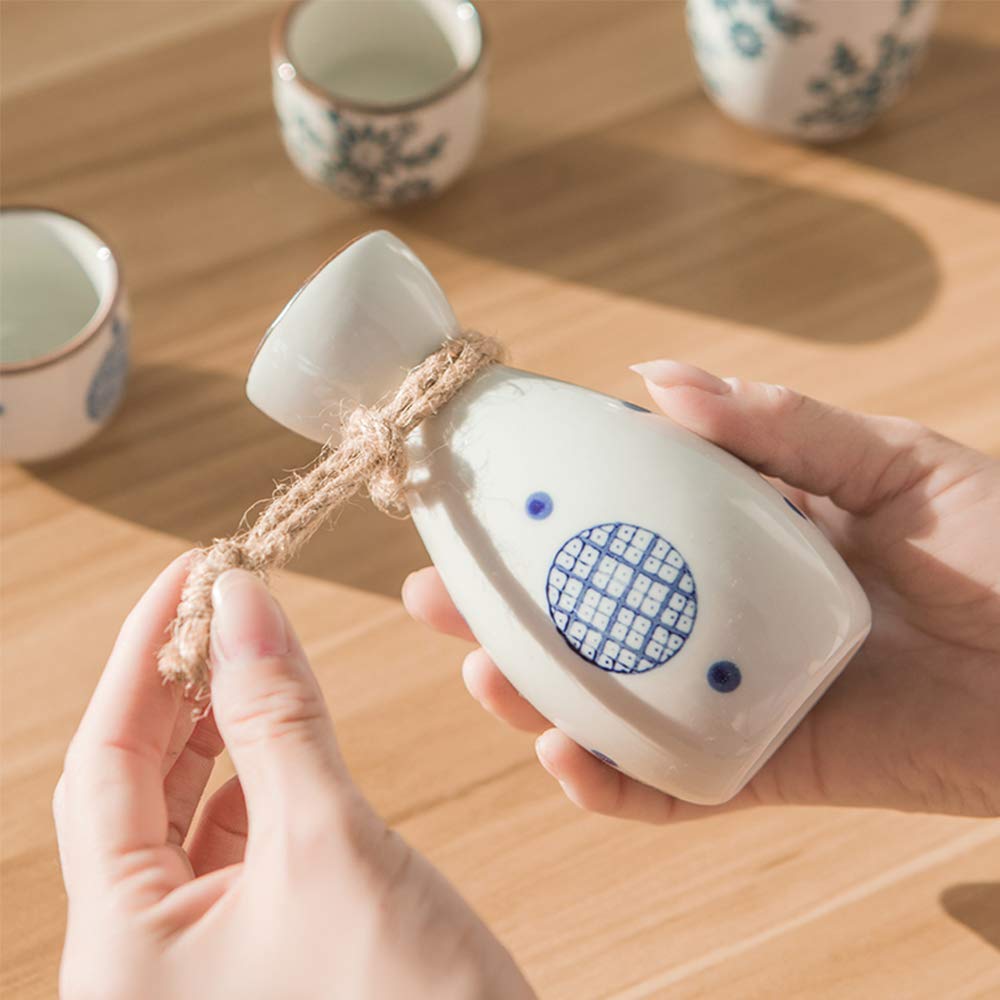 Service à saké japonais, ensemble de 5 tasses à saké, tasses en céramique à texture ondulée bleue, verres à vin artisanaux pittoresques, pour thé shochu chaud et froid, meilleur cadeau pour la fa