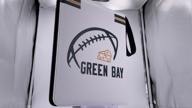 Amazon.com: Football Card Binder with Sleeves 900 Pocket, Green Bay Football  Card Holder for Trading Cards Sports Card 3 Ring Binder Folder Collector  Album Storage Book Case Kids Boys Girls Gift :