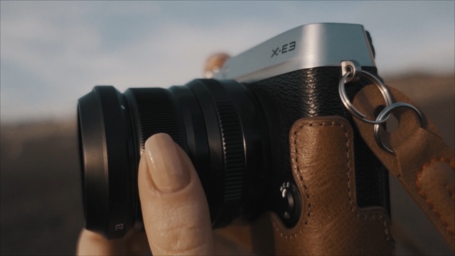 MegaGear Ever Ready Echtleder Kamera-Case mit Trageriemen kompatibel mit Fujifilm X-E3 (23mm & 18-55mm) – Bild 8
