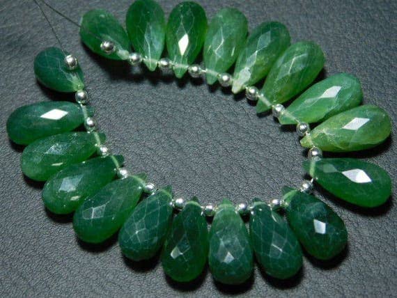 Natural-Serpentine Faceted Teardrops de LKBEADS en pierres fines 15x7mm