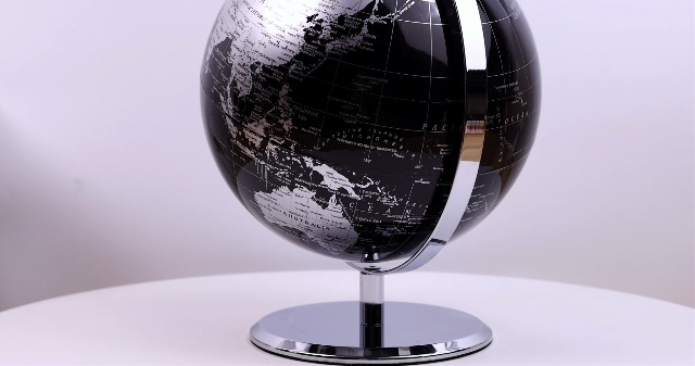 Marvin Mappamondo da Tavolo Scrivania, Girevole con Base in Metallo, Mappa del Mondo Geografia per Studio Salotto Casa Ufficio (ATLAS, H28 CM