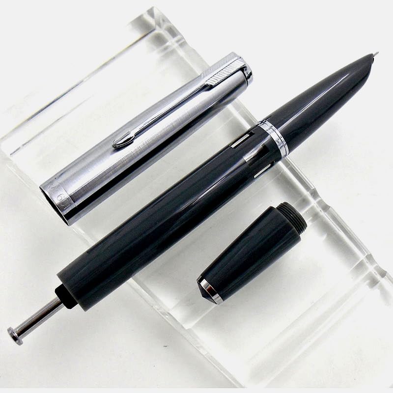 Stylo-plume cadeau d'écriture élégant bleu clair à piston avec pointe fine