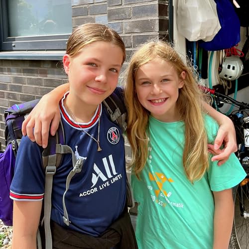 Lola leaves home: Following a nine-year-old exchange student&rsquo;s adventure