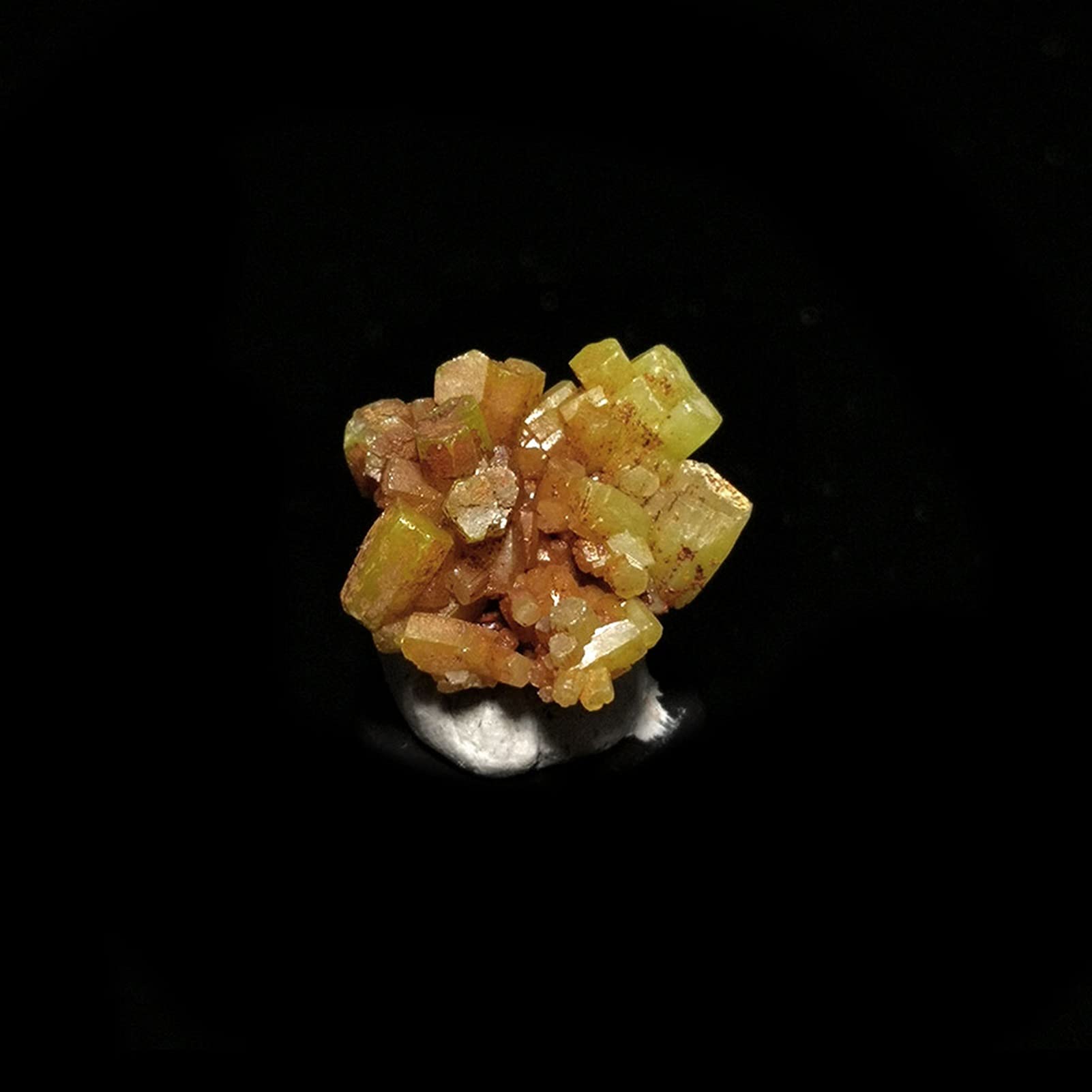 Cristallo naturale Grezzo 7.16g A5-3gy Pietra naturale Pyromorphite Campione di cristallo Decorazione della casa dalla provincia del Guangxi Cina Decorazione domestica Pietre naturali decorazione dell