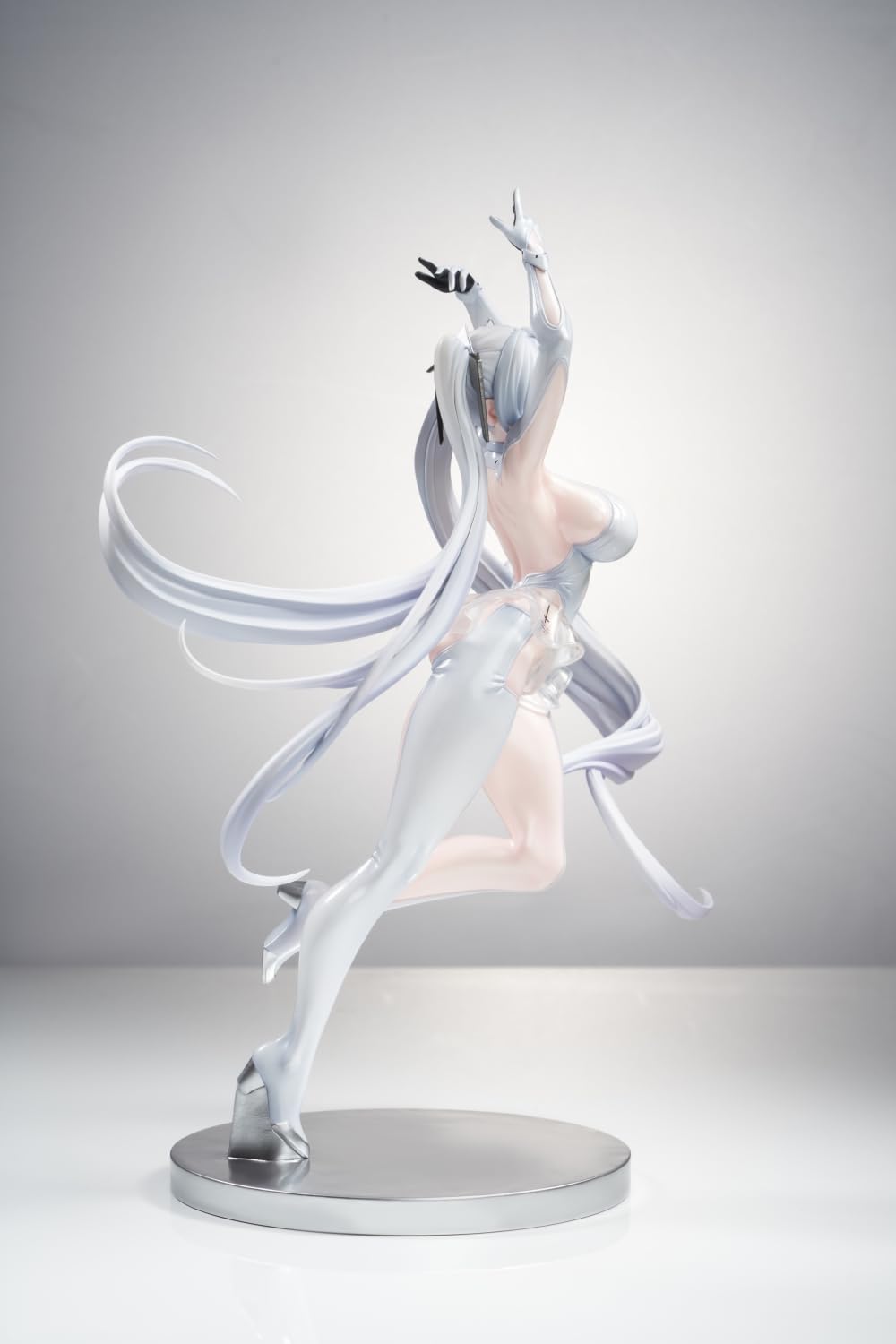 Amazon | 『勝利の女神：NIKKE シンデレラ Ver.』1/10スケール PVC&ABS
