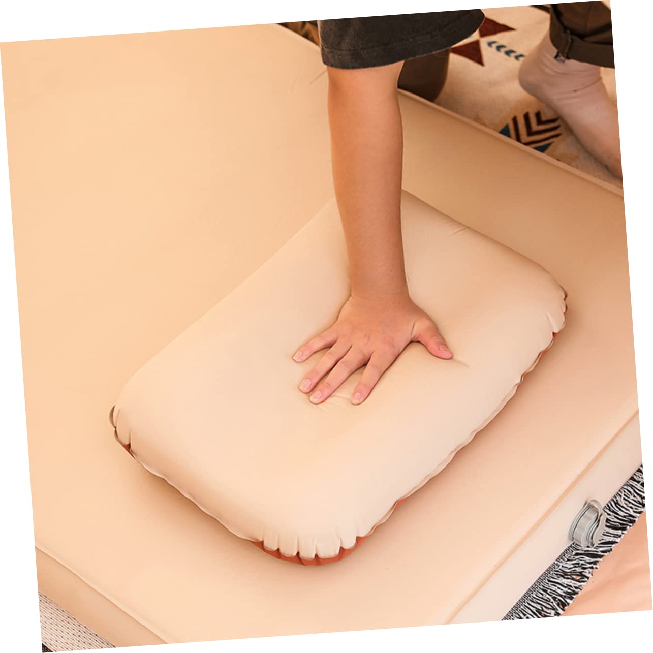 Oreiller de Camping Gonflable, Oreiller de Voyage Ergonomique, Hauteur Réglable, pour Camping et Maison, Mousse et Pongé Polyester, Beige