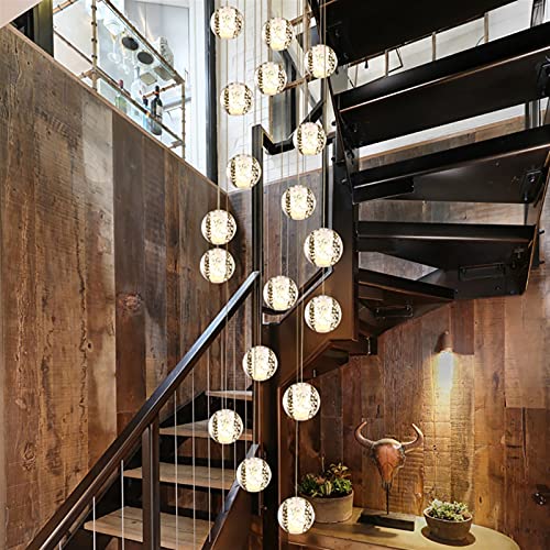 Lustre LED cristal pour éclairer un grand salon sombre avec élégance