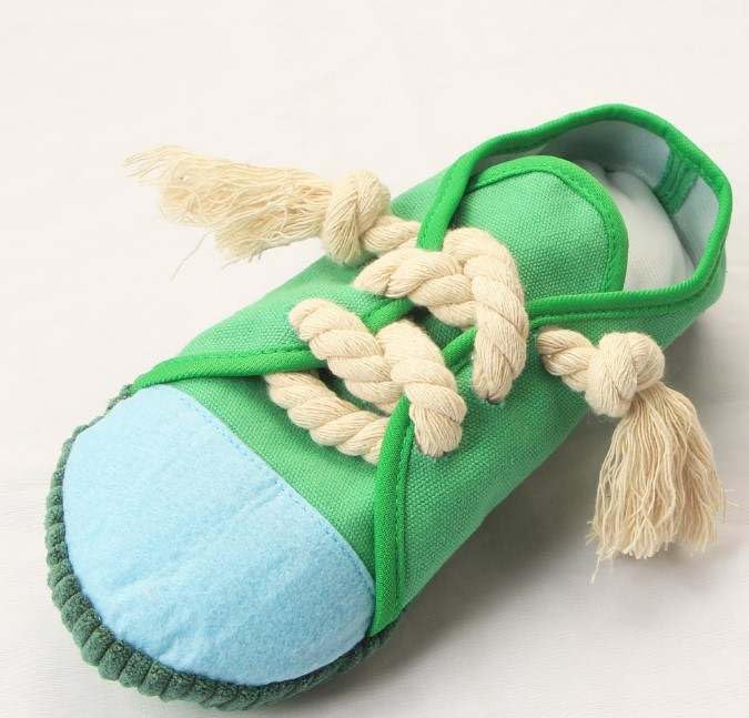 Juguete para perro Glow Pups zapato plush con chirriador, pack 2 miniatura 4