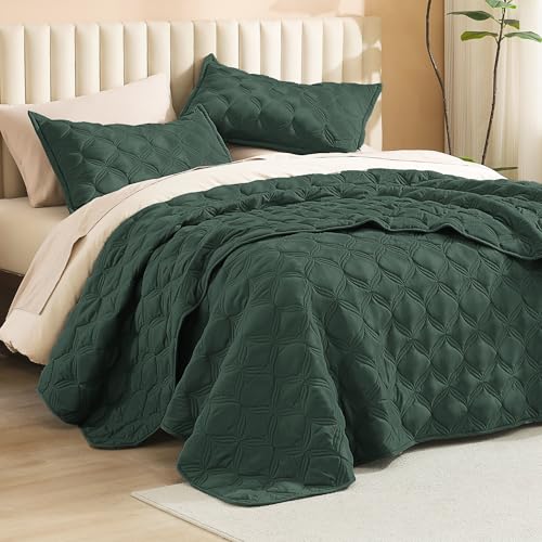 Image of Litanika Queen Quilt Bedding Set, Forest Green Summer Lightweight Soft Comforter Bedspreads & Coverlets, Boho Farmhouse Bedding Cover Bed Decor All Season, 3 Pieces (1 Quilt, 2 Pillowcases)
