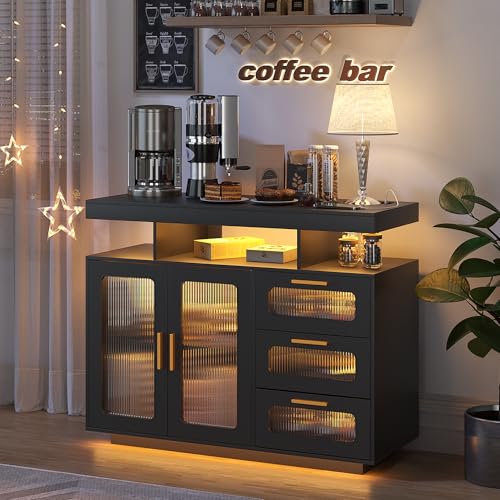 FREDEES RGB Küchenschrank mit Ladestation & LED-Beleuchtung, Sideboard Buffetschrank mit Stauraum für Küche und Esszimme, Schwarz