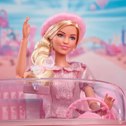 Barbie Le Film Poupée à Collectionner inspirée du Film avec Margot Robbie avec Une Tenue composée d’Un Chemisier et d’Un Tutu Roses Une Coiffure emblématique et des Bijoux Assortis JBJ53 - vue 9