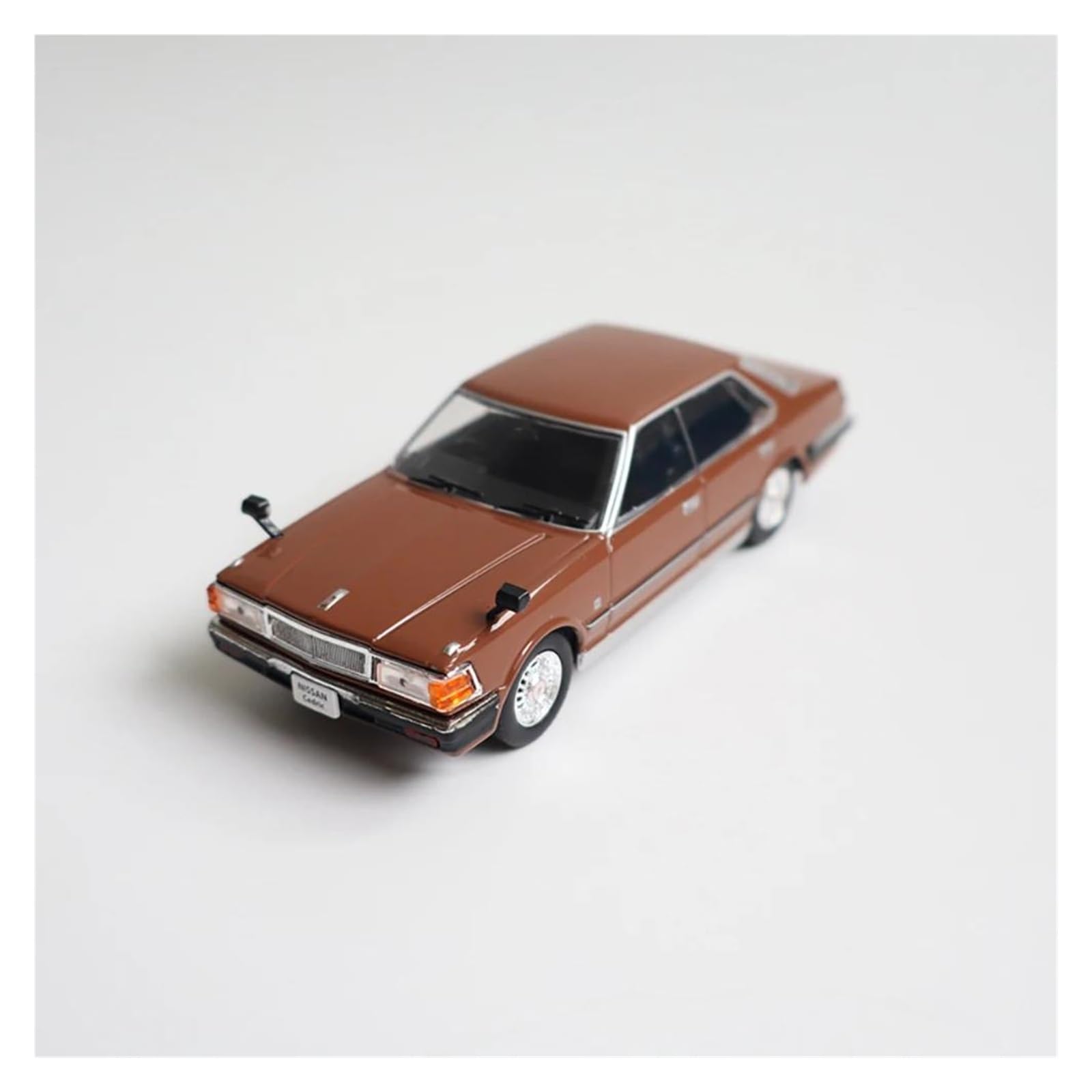 Metallo Scala Replica 1 43 per Nissan Cedric 430 raro modello di auto retrò in lega collezione decorazioni per la casa Hobby Veicoli Giochi Set