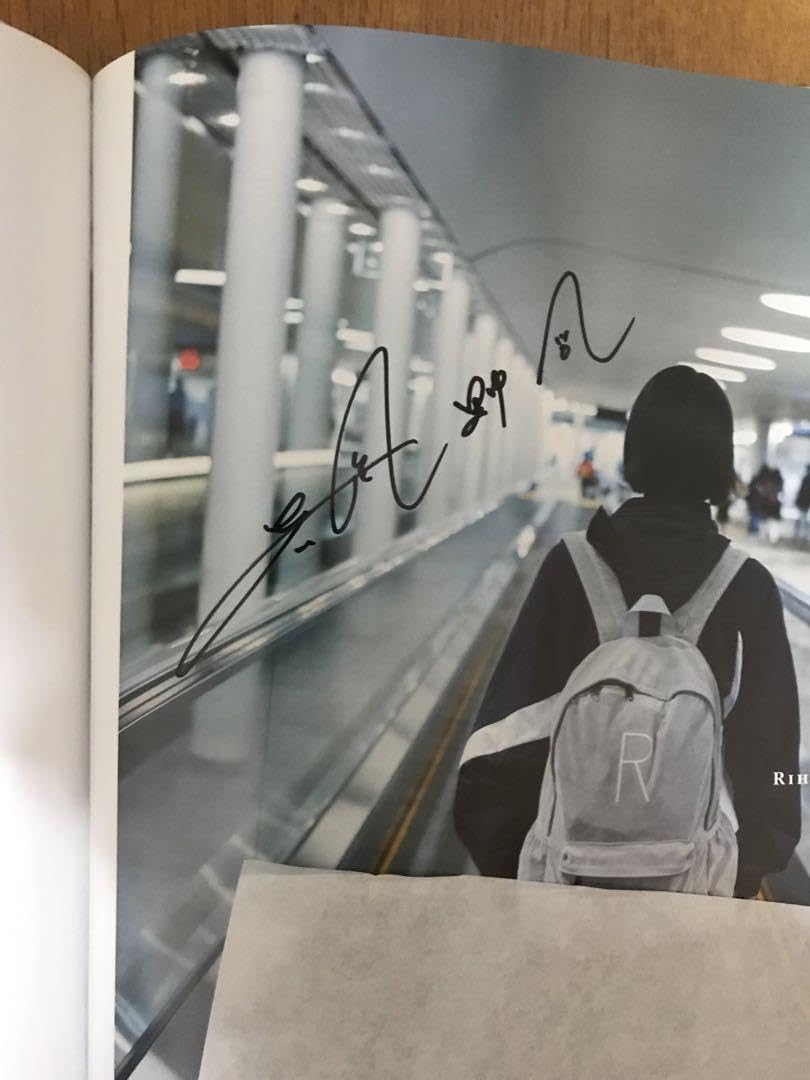 【直筆サイン入り】吉岡里帆コンセプトフォトブック 13notes 写真集 直筆サイン‼️吉岡里帆 『13 notes#』フォトブック 写真集 初版