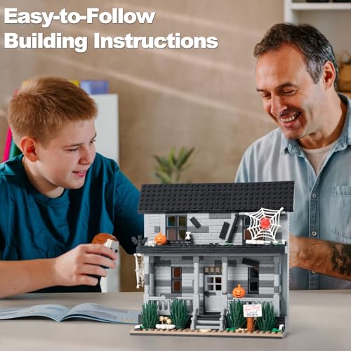 Image of Horror Movie House & Figure Building Block Set, 586-Piece Halloween Toy