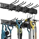 ✅ 【Optimisation d'Espace Intelligente】Transformez n'importe quel mur inutilisé en espace de stockage fonctionnel. Ce système permet d'organiser jusqu'à 12 outils différents sur seulement 0,5 mètre carré de surface murale, éliminant l'encombrement au sol de votre garage ou abri de jardin. La disposition verticale garde vos outils accessibles tout en maximisant votre espace disponible.