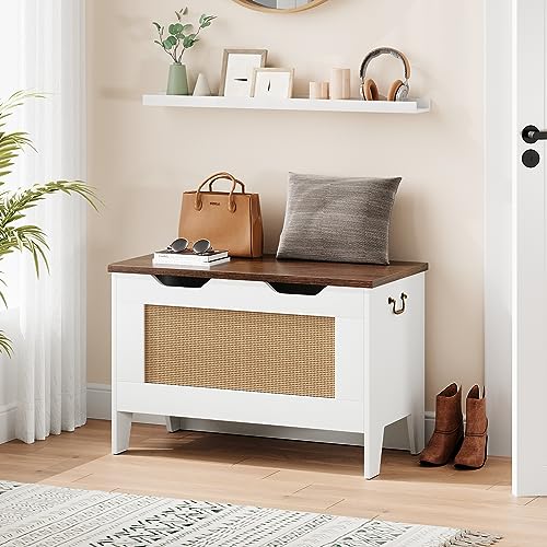 Acekool Banco de almacenamiento infantil de madera y ratán, baúl organizador con tapa y bisagra de seguridad, diseño blanco y marrón, soporta 160 kg, para entrada, salón o dormitorio, panel frontal de