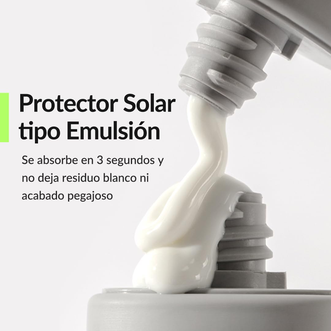 Visita la tienda de MIZON [MIZON] INOUT Watery Sheer Sunscreen SPF50+PA++++ (50ml) Protector Solar Fluido + Cuidado de la Piel Coreano, Protección 24H, Hidratante, Ácido Hialurónico, 100% Vegano in use