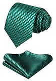 La corbata es parte de nuestra linea de corbatas mas vendida. Con un diseno de forma unica, esta corbata verde podria hacerte fuera de lo comun.