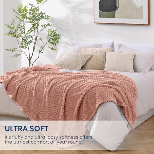 Monbix Pink Fleece Throw Blanket for Couch- Room Decor Soft Cozy Blankets for Women, Lightweight Fleece Flannel Bed Blanket Suitable for All Seasons(50"×60",Pink)
