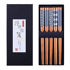 Antner 5 Pairs Natural Bamboo Chopsticks Reusable Classic Japanese Style Chop Sticks Gift Sets, Dishwasher Safe, 8.8 Inch/22.5cm