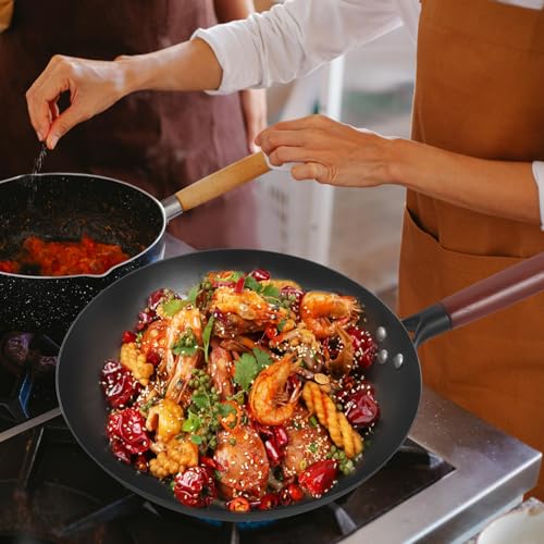 Wok tradicional de hierro con mango de madera 10 pulg. miniatura 7