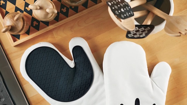 Amazon.com: Disney Home Monochrome Bamboo Salad Server/Wood