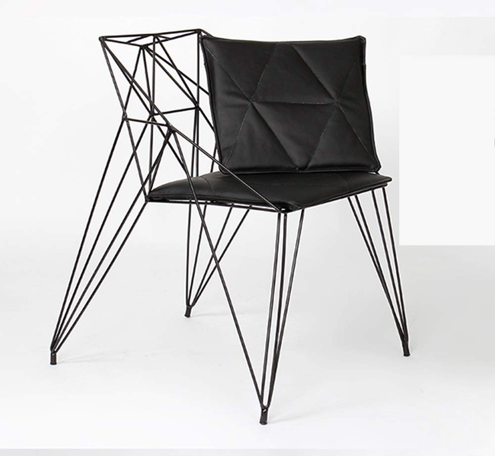 Chaise en fer creux au design diamant minimaliste pour décoration tendance