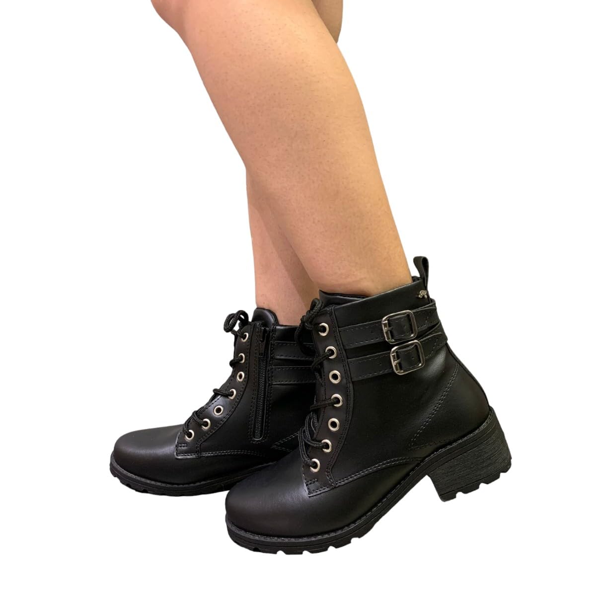 Bota Coturno Feminina Tratorada Cano Curto 7909 A, Preto, 35 em promoção! Veja a oferta e mais achadinhos de Botas 4 Hoje é o melhor dia para comprar Bota Coturno Feminina Tratorada Cano Curto 7909 A, Preto, 35 com aquele preço maroto! Promoção! Aproveite a oferta! 4