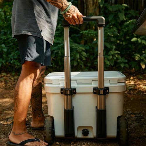 Image of YETI Roadie 32 Wheeled Cooler