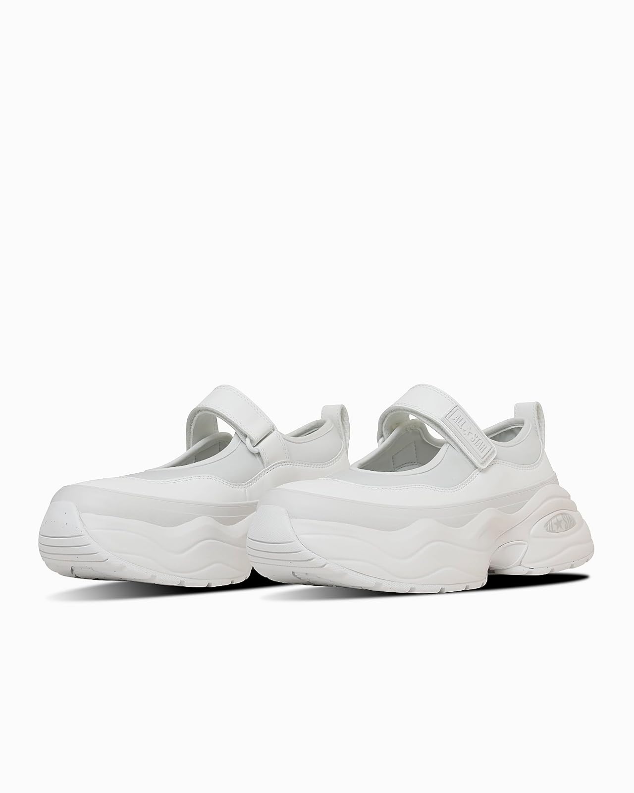 【Converse スニーカー】まさかの82%OFF！メリージェーンが可愛すぎた件