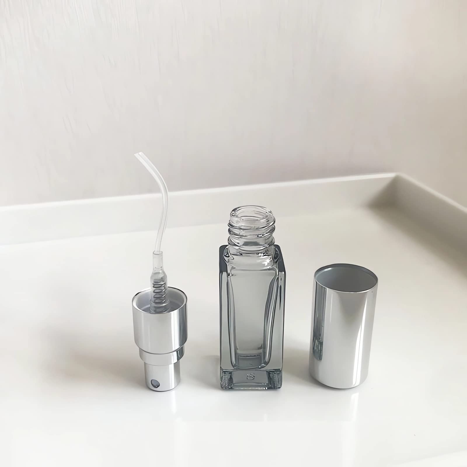 24 Pezzi 20ml Grigio Vetro Mine flacone spray Porta Profumo Atomizzatore Profumo Portatile, Flacone Spray di Fragranze per Viaggiare Festa Appuntamento