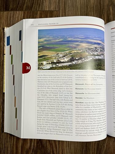 Image of Zondervan Illustrated Bible Dictionary: The Most Accurate and Comprehensive One-Volume Bible Dictionary Available (Premier Reference Series)