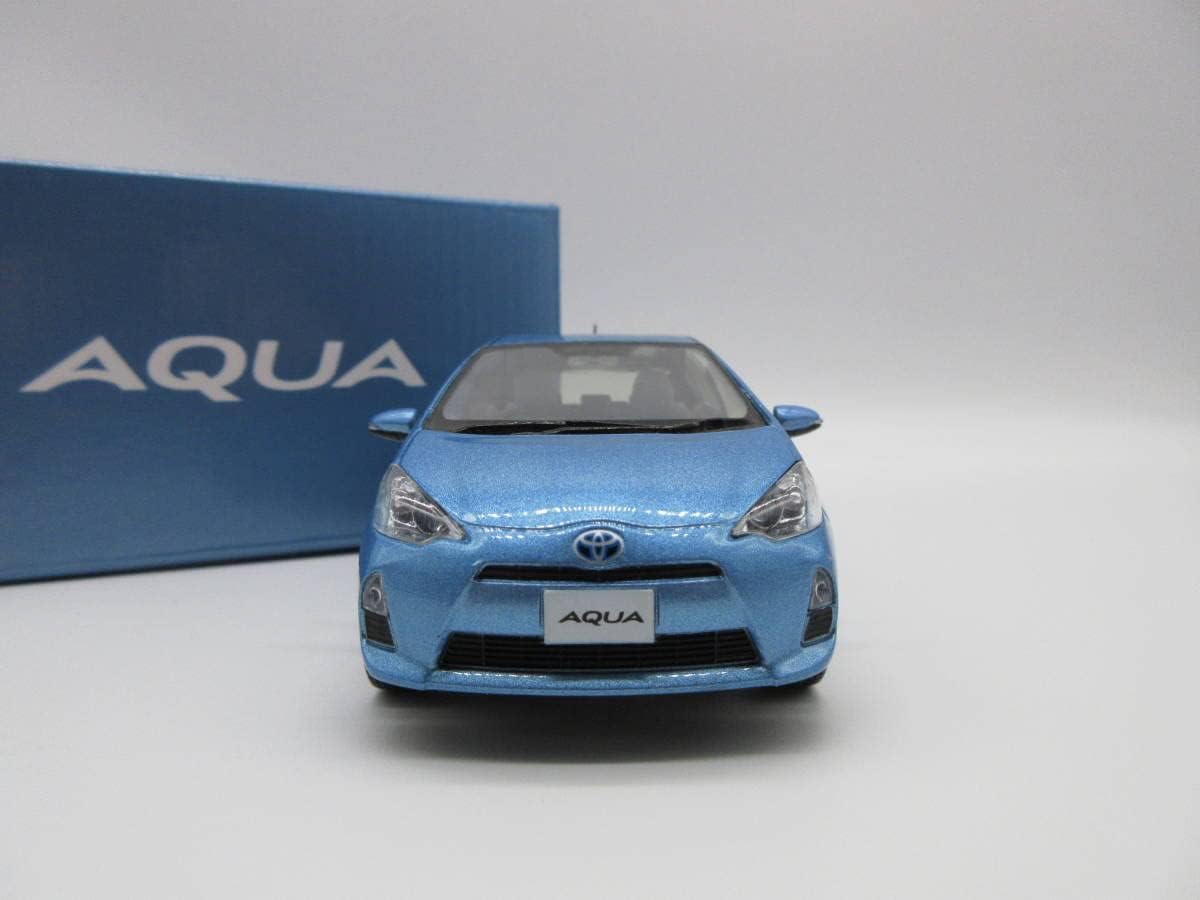 1/30 トヨタ アクア AQUA 前期 カラーサンプル 非売品 ミニカー クール