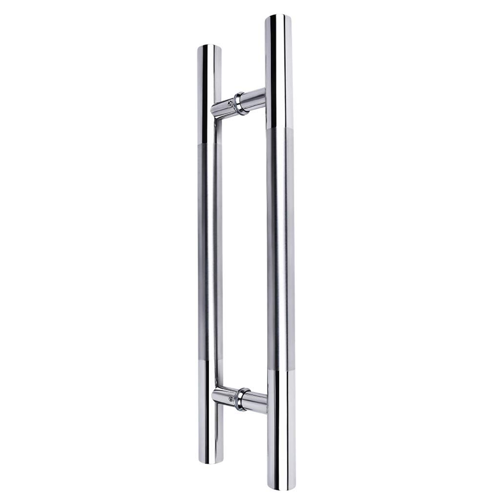 Poignée de porte coulissante en inox pour sublimer votre entrée de grange moderne
