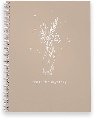 Trust The Mystery - Cuaderno de 8.5 x 11 pulgadas, diario bohemio en espiral indie, 120 páginas de cuadrícula de puntos, tapa blanda laminada