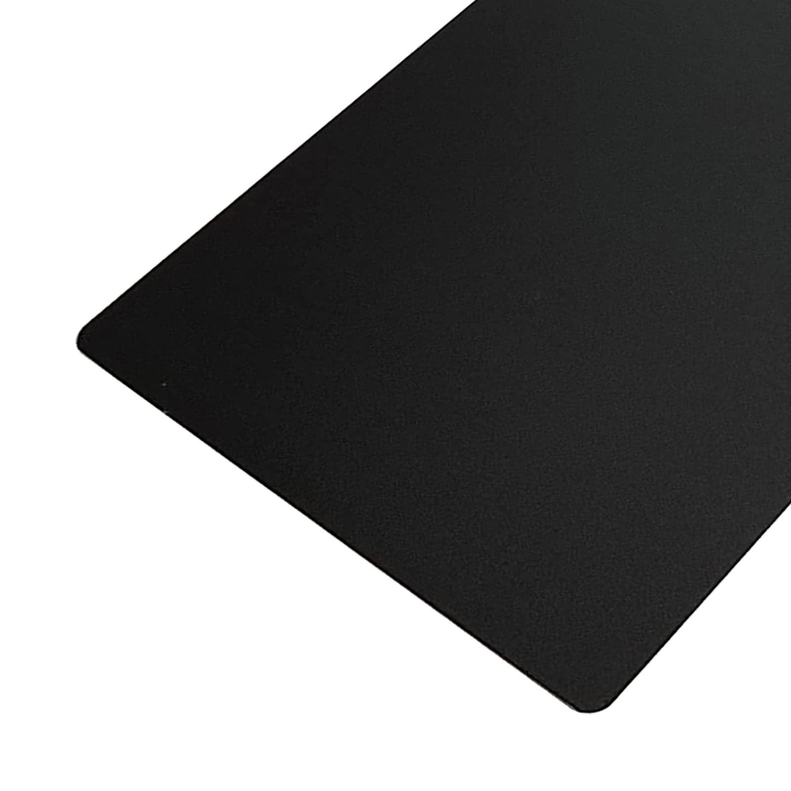 Carte de visite en métal en laiton noir mat pour exprimer l'audace de votre projet