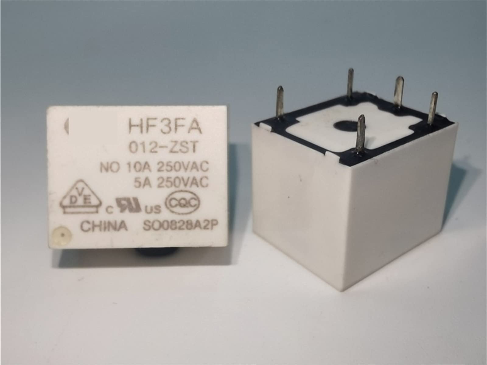 Relais 24VDC HF3FA-024-ZST pour remplacer un interrupteur défectueux 250VAC