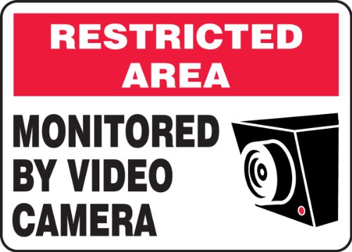 Panneau de vidéosurveillance Accuform pour sécuriser les accès de l'entreprise