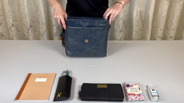 Catwalk Collection Handbags - Messenger Bag - Sabine S