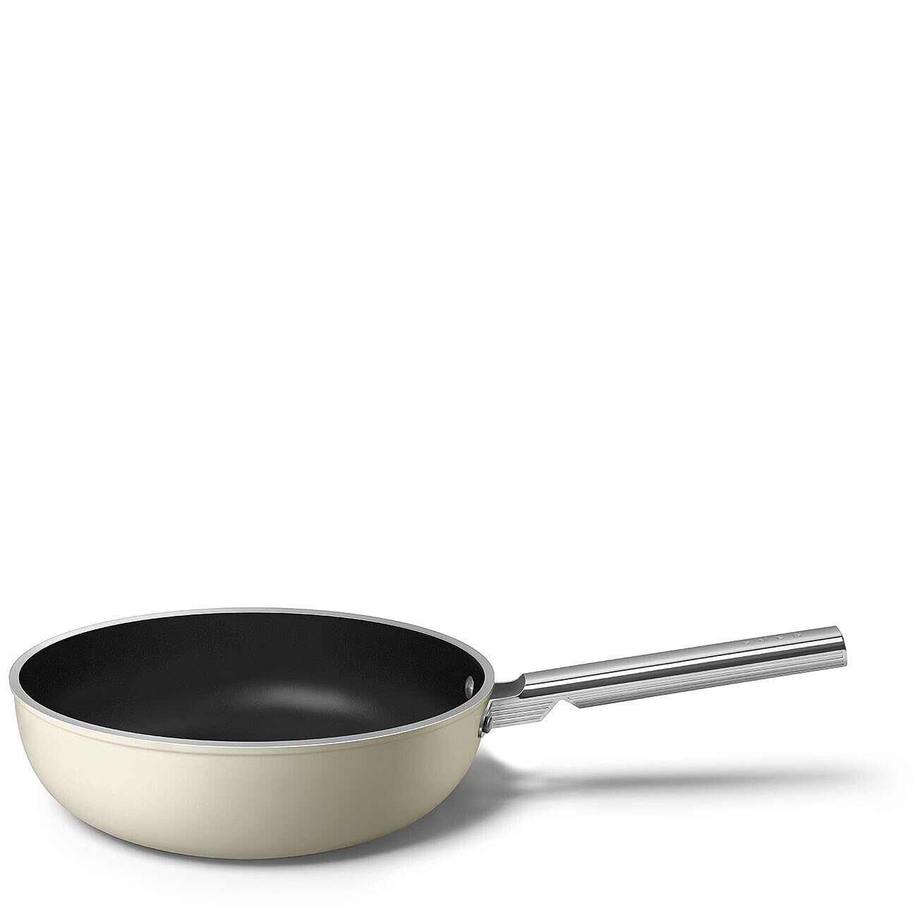 Smeg, Wok Antiaderente WOF3002CRM, Diametro 30 cm, Rivestimento Ceramico senza PFAS, Manico Ergonomico in Acciaio Inox, per Tutti i Piani Cottura, fino a 250° in Forno, Capacità 6,6 L, Panna Opaco