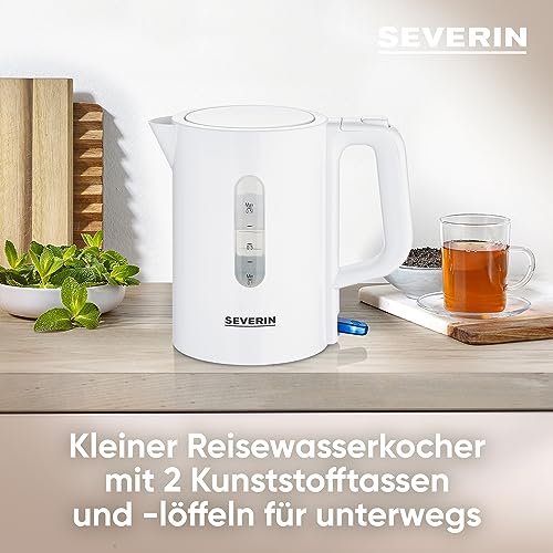 SEVERIN Reise-Wasserkocher-Set, Reisewasserkocher für 0,5 l mit umschaltbarer Spannung (115/230 V), elektrischer Wasserkocher mit 2 Kunststofftassen und 2 Löffeln, weiß, WK 3462 3