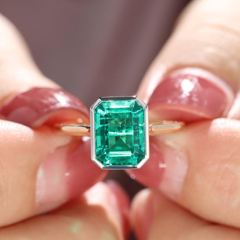 Bague solitaire émeraude naturelle et diamants, le cadeau idéal - 2