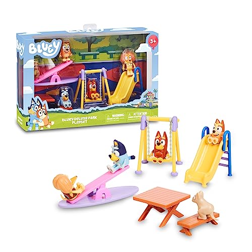 Bluey - Parque, Playset de Juegos con 5 Figuras de los Personajes de la Serie y Accesorios del Parque, Columpio, tobogán, balancín y Mesa de Picnic, niños y niñas +3 años, Famosa (BLY51000)
