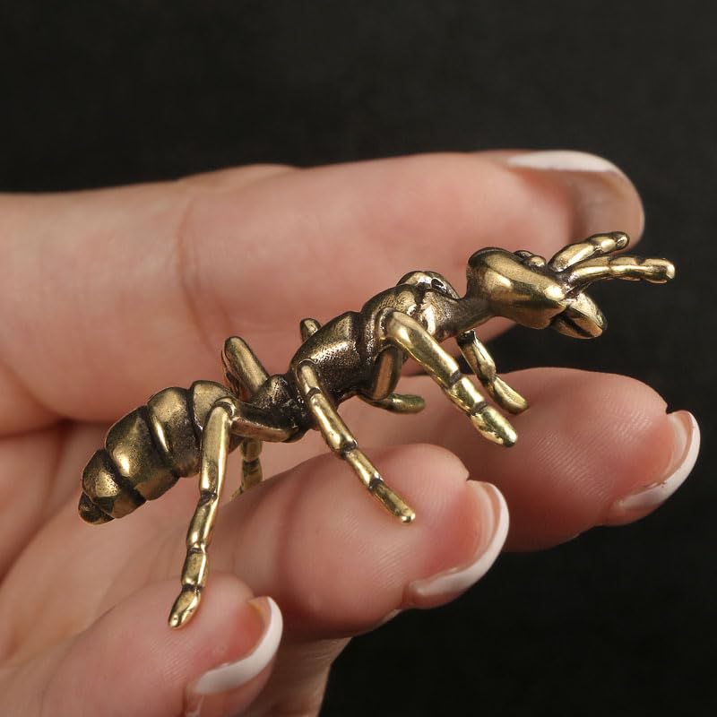 SHIDXIB 2Pcs Creative Old Ant Ornaments Chinese Antique Bronze Carving Insect Tea Pet Tabletop Decoration Home Living Room Ornament Room Decor Tabletop Display Ornament