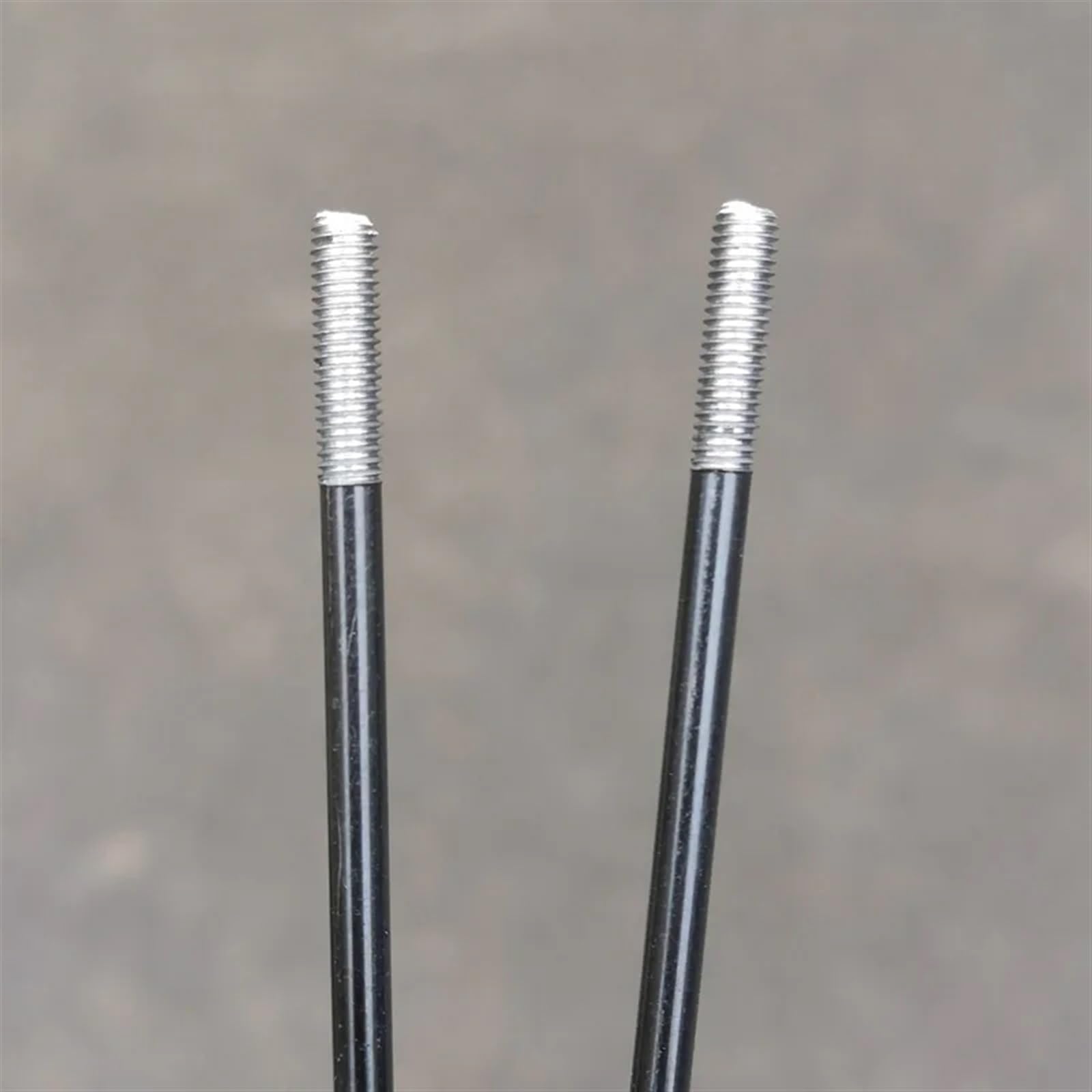 40 sztuk dużo 10G średnica 3,1 mm okrągły korpus czarny kolor szprychy do roweru elektrycznego materiał 45 # szprychy koła roweru elektrycznego ze stali węglowej