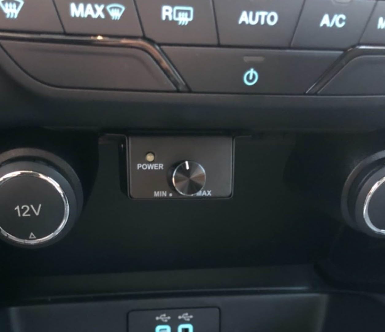 JBL BASSPRO Go Plus mit Heimladegerät - 2 in 1: Aktiv Subwoofer Auto und 200 Watt Bluetooth Lautsprecher Box Einsetzbar im Auto & zu Hause, Black