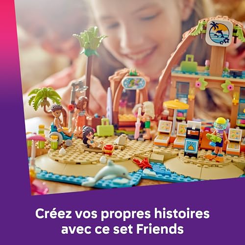 LEGO Friends Vacances à l’Hôtel de la Plage - Jeu de Construction pour Fille dès 8 Ans - 6 Mini-Poupées, 1 Tortue, Figurine de Dauphins, Stand de Glaces & Accessoires - Cadeau sur Les Animaux 42673