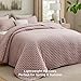 Bedsure Quilts Queen Size - Dusty Rose Bedspread Queen Size & Lightweight Comforter, Country Cottage Coverlet with Clover Pattern, Ultra Soft All-Season Bedding, 90 x 96 Inches